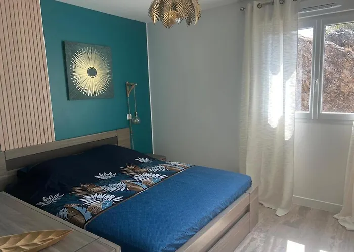 Bleu Corse, Entre Et Soleil